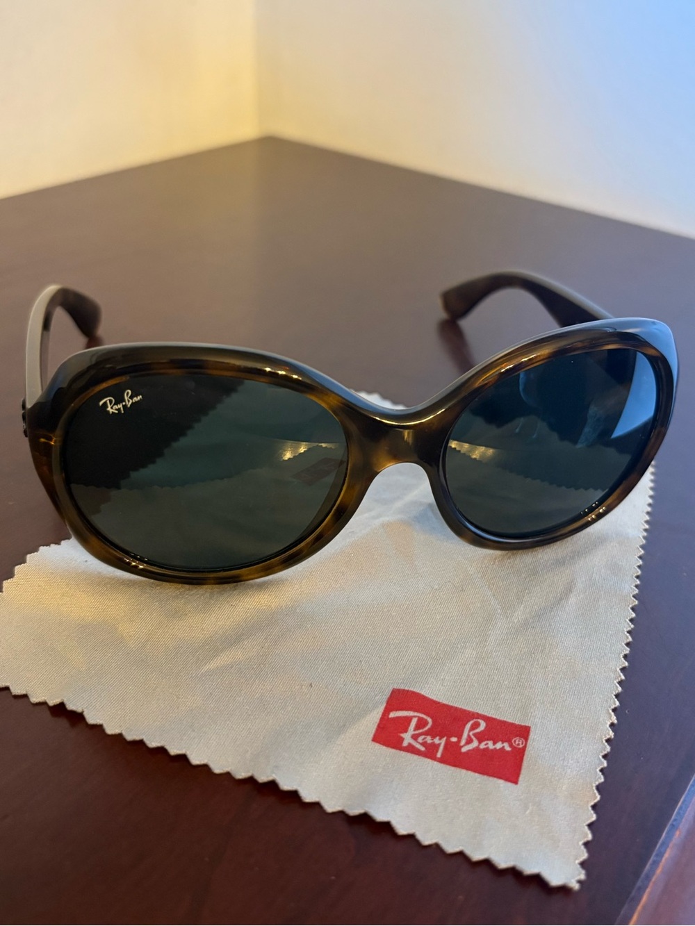 Ray-Ban Women's Tortoiseshell Oval Sunglasses with Case